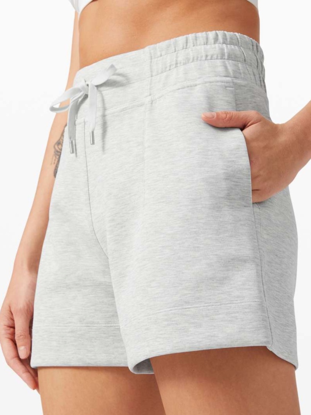 Lululemon Soft Ambitions High Rise Short 4"
Heathered Core Ultra Light Grey 10